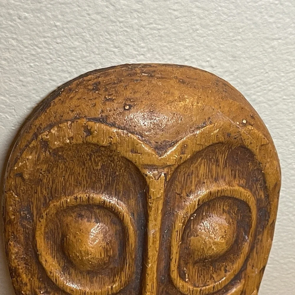 Vintage‎ Ethnic Mask Native Tribal Heavy Back Hanger Faux Wood Grain Design